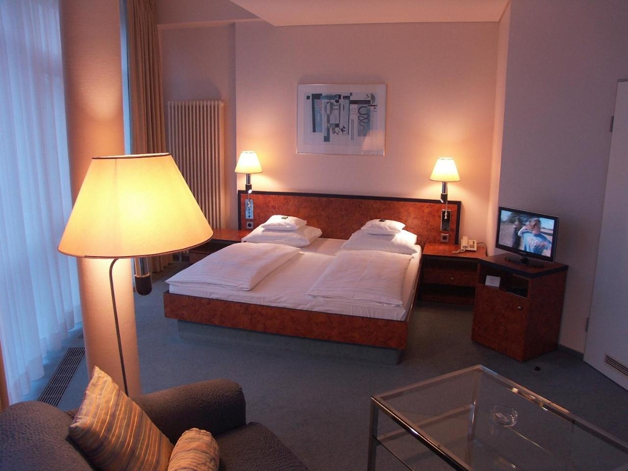 Hotel Arkadia Friedrichsdorf Exterior photo